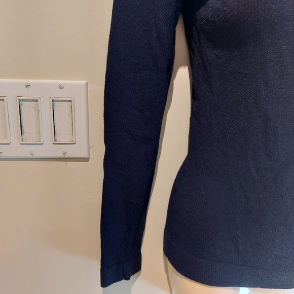 Sale $5❣️Ladies Harold's long-sleeve top size XS (#519) - Picture 4 of 10